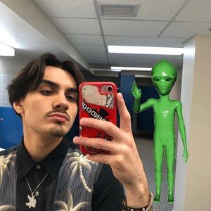 Meet your Posher, Alex